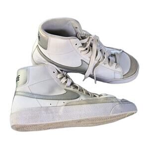 Nike Youth/Womens Blazer High Top Sneakers White/Silver Swish Size‎ Y-6/W-8